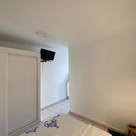 Апартаменты Chez K - Studio - Proche Centre - Parking Sainte-Savine Экстерьер фото